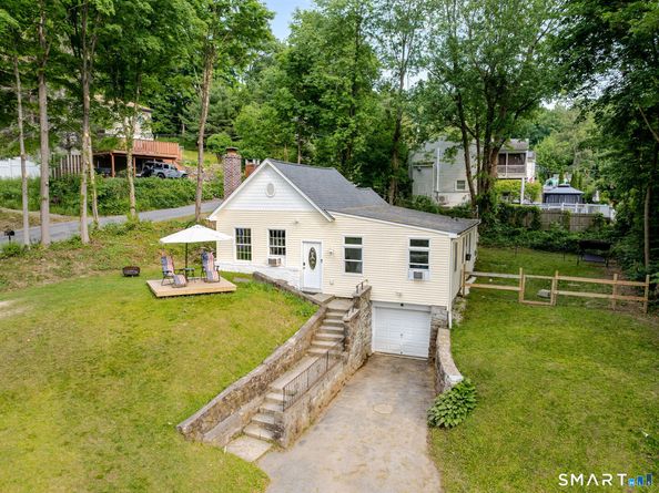 19 Calverton Drive, New Fairfield CT 06812