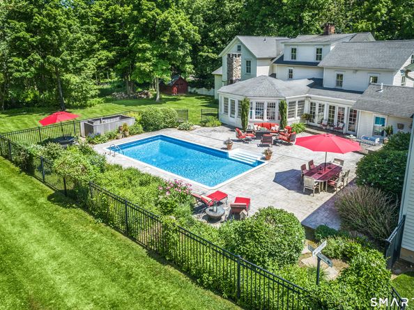 261 Wilton Road W, Ridgefield CT 06877