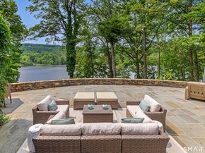 25 Pond Road, Ridgefield CT 06877