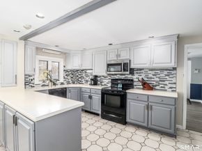 5 Bayberry Drive, Brookfield CT 06804