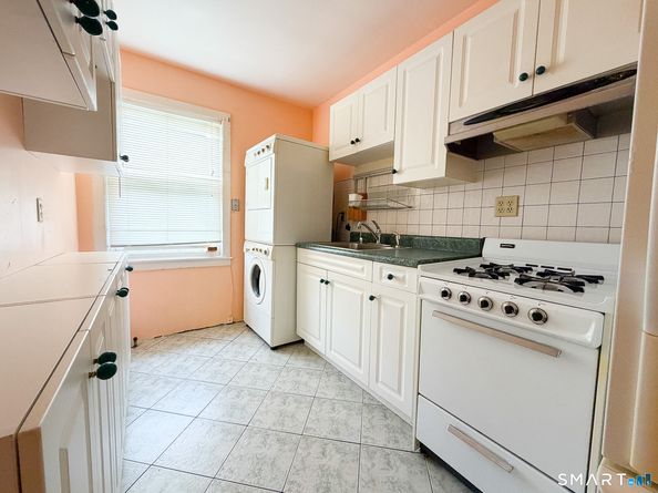 290 North Bishop Avenue 24, Bridgeport CT 06610