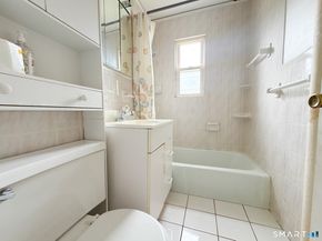 290 North Bishop Avenue 24, Bridgeport CT 06610