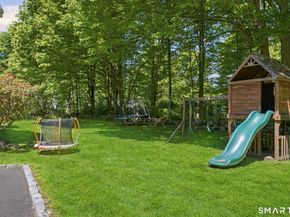 22 Cobblestone Place, Wilton CT 06897