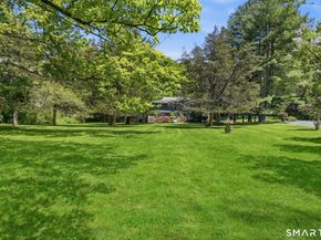 22 Cobblestone Place, Wilton CT 06897