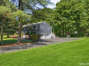 22 Cobblestone Place, Wilton CT 06897
