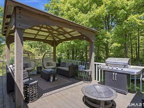 22 Cobblestone Place, Wilton CT 06897