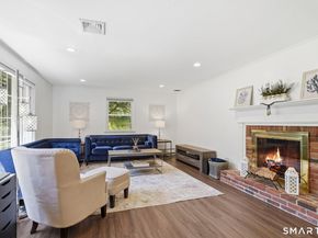 22 Cobblestone Place, Wilton CT 06897