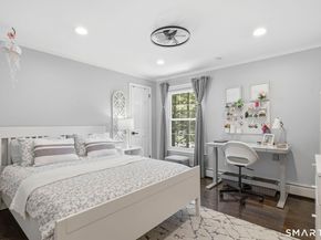 22 Cobblestone Place, Wilton CT 06897