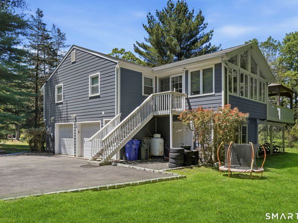 22 Cobblestone Place, Wilton CT 06897