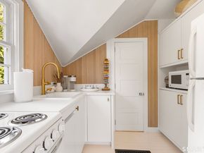 13 Edgehill Drive, Darien CT 06820