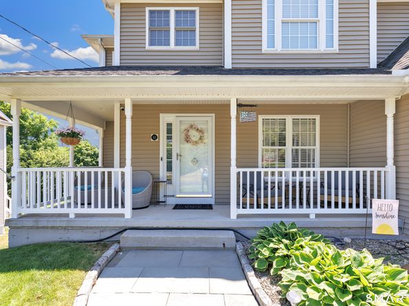 11 Ten Coat Lane, Shelton CT 06484