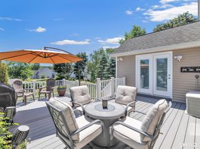 11 Ten Coat Lane, Shelton CT 06484