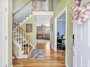 11 Ten Coat Lane, Shelton CT 06484