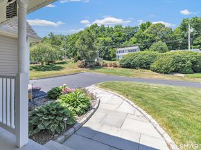 11 Ten Coat Lane, Shelton CT 06484