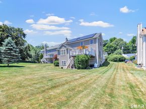 11 Ten Coat Lane, Shelton CT 06484