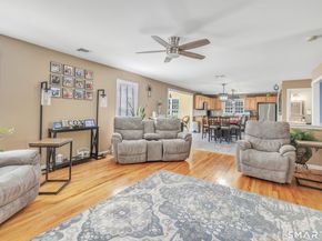11 Ten Coat Lane, Shelton CT 06484