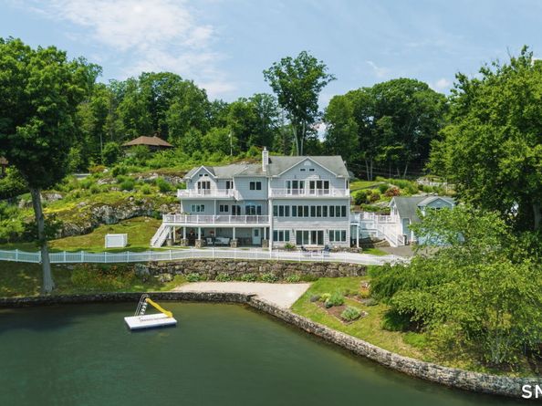 1 Oak Drive, New Fairfield CT 06812