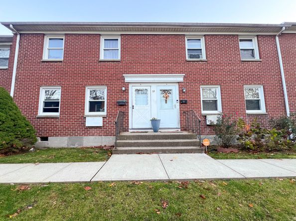 32 Karen Court b, Bridgeport CT 06606