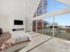 19 Beachside Common, Westport CT 06880