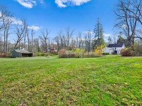 Undisclosed Address #24138909, Redding CT 06896