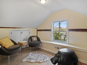 Undisclosed Address #24138909, Redding CT 06896