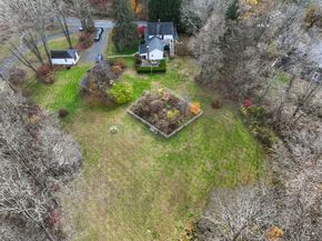 Undisclosed Address #24138909, Redding CT 06896