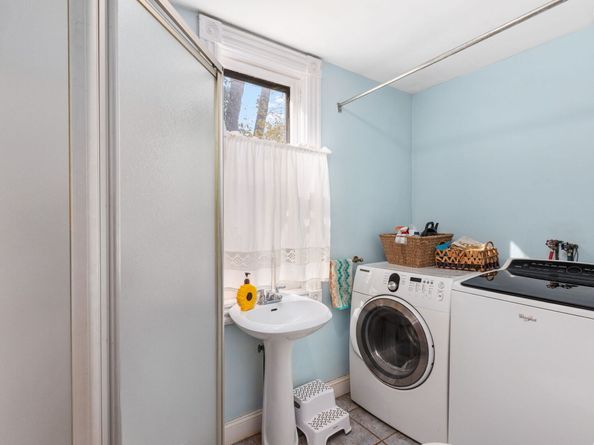 9 Mountainville Road, Danbury CT 06810