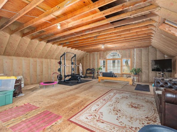 9 Mountainville Road, Danbury CT 06810