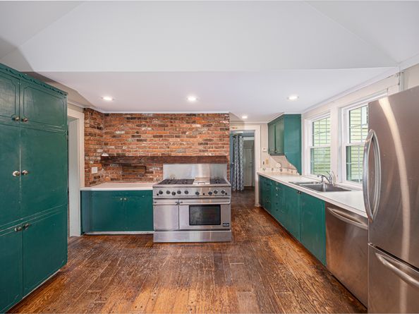 887 Westover Road, Stamford CT 06902