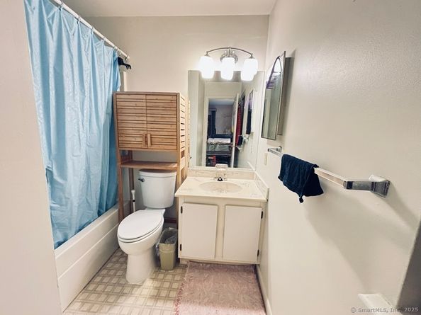 97 Richards Avenue APT E12, Norwalk CT 06854