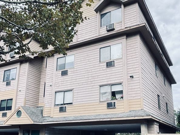 97 Richards Avenue APT E12, Norwalk CT 06854