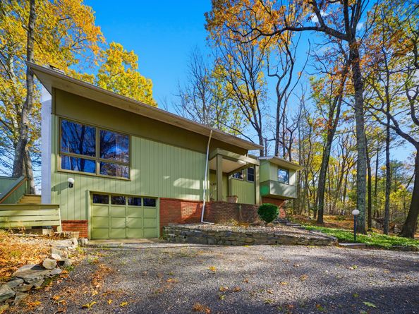 27 Carol Street, Danbury CT 06810