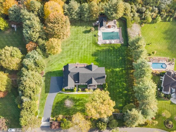 342 Midlock Road, Fairfield CT 06824