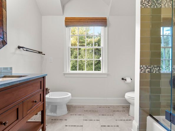 342 Midlock Road, Fairfield CT 06824