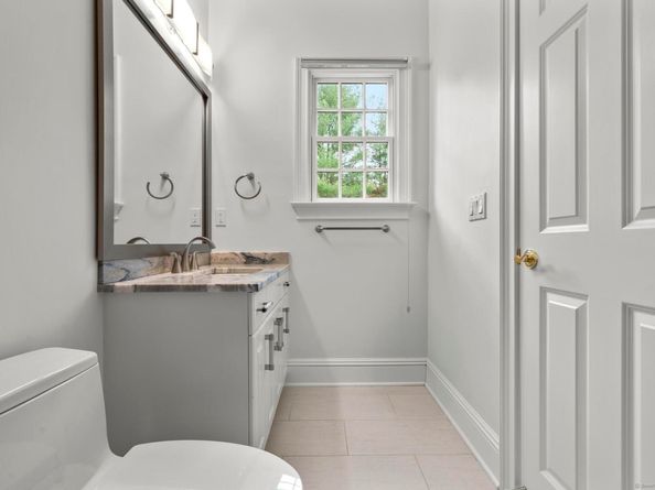 342 Midlock Road, Fairfield CT 06824