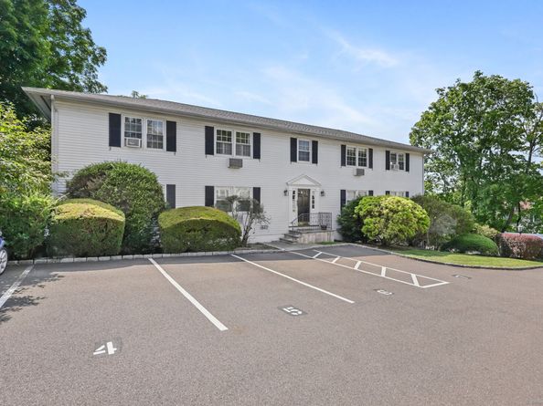 47 Valley Road B3, Greenwich CT 06807