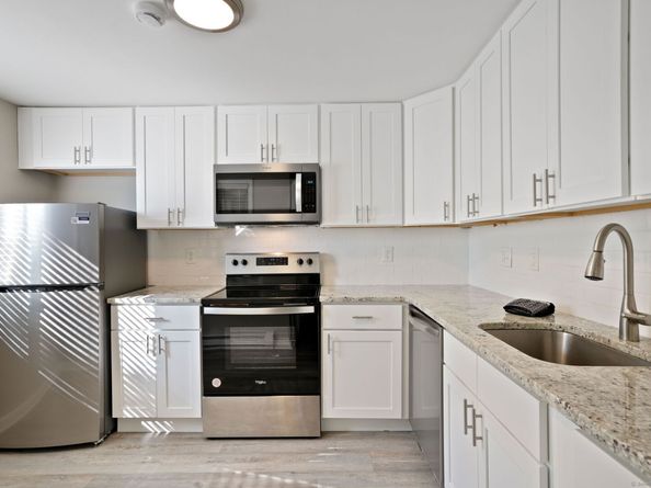 7 Padanaram Road I193, Danbury CT 06811