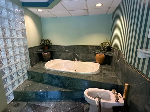 80 Woodlawn Road, Monroe CT 06468