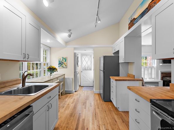 2993 High Ridge Road, Stamford CT 06903