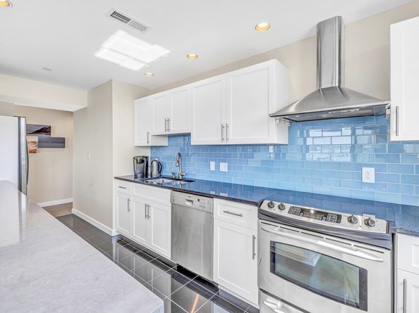 26 Cove Avenue 2D, Norwalk CT 06855
