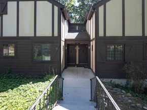 10 Tara Drive 10, Brookfield CT 06804