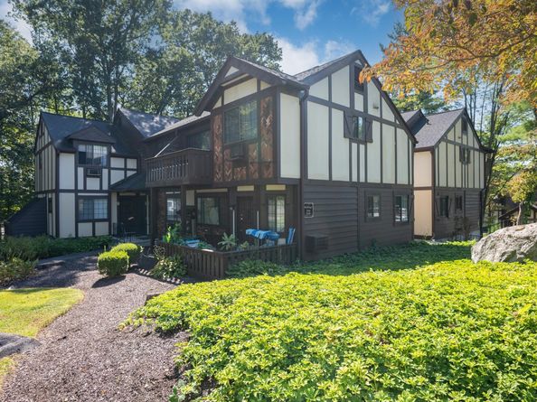 10 Tara Drive 10, Brookfield CT 06804