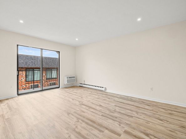 697 Cove Road APT 2A, Stamford CT 06902