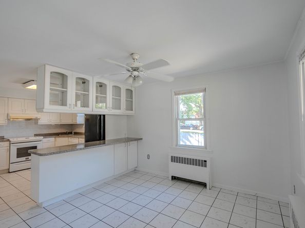 175 Seaside Avenue APT 1, Stamford CT 06902