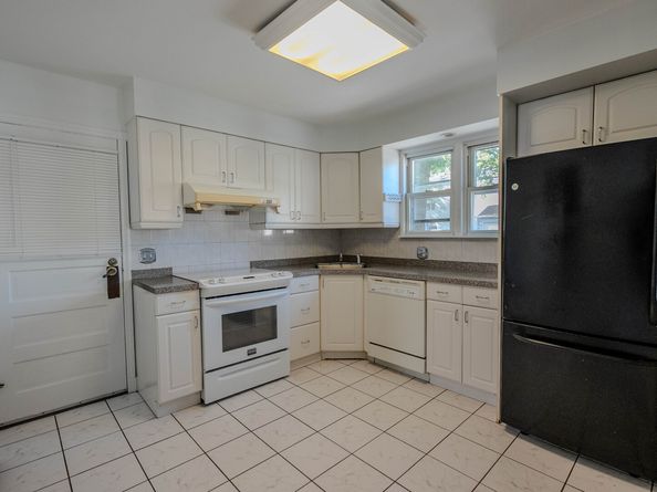175 Seaside Avenue APT 1, Stamford CT 06902