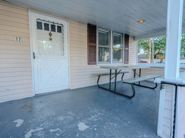 175 Seaside Avenue APT 1, Stamford CT 06902