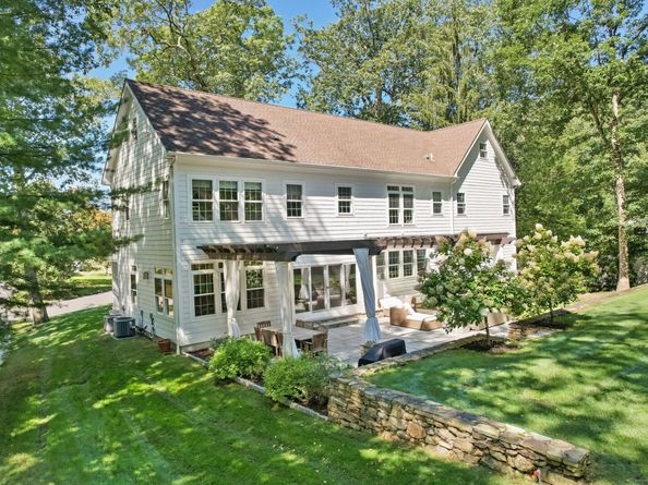 40 Arnold Lane, Norwalk CT 06853