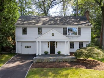 8 Forest Road