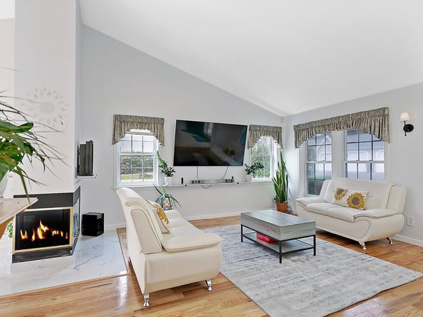 30 Rivendell Drive 30, Shelton CT 06484