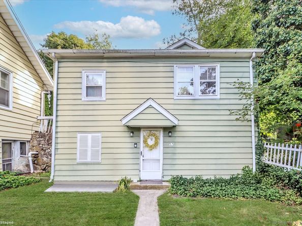 61 Smith Ridge Road, New Canaan CT 06840